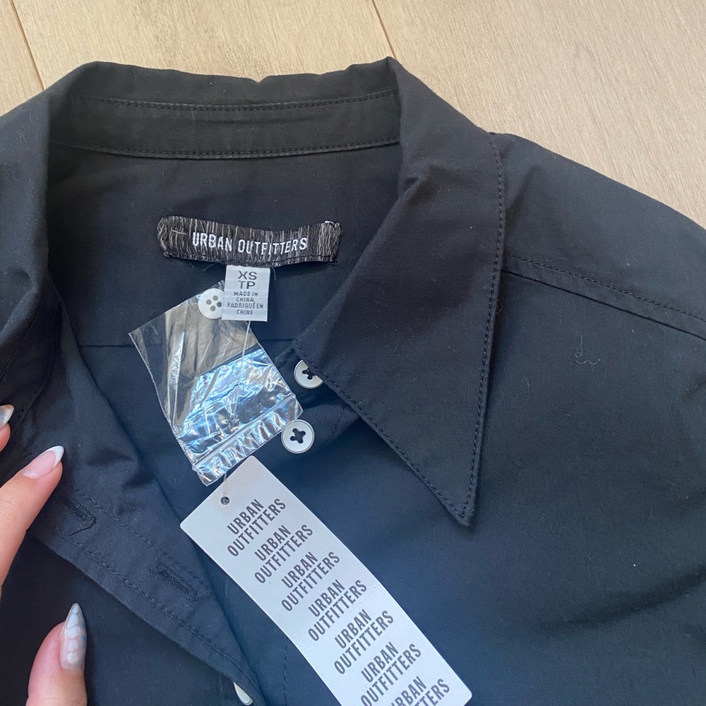 UO Vivienne Hardware Button Down Top - Picture 4 of 7